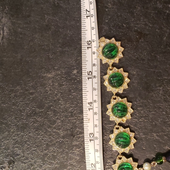 Gorgeous Kenneth Jay Lane statement necklace. - Picture 8 of 9